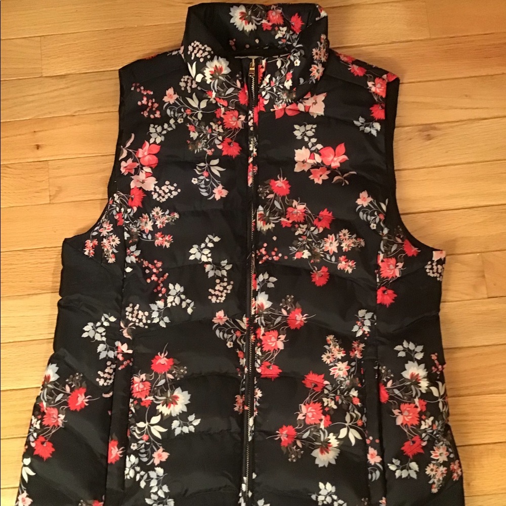 Loft floral puffer - L - perfect, worn once